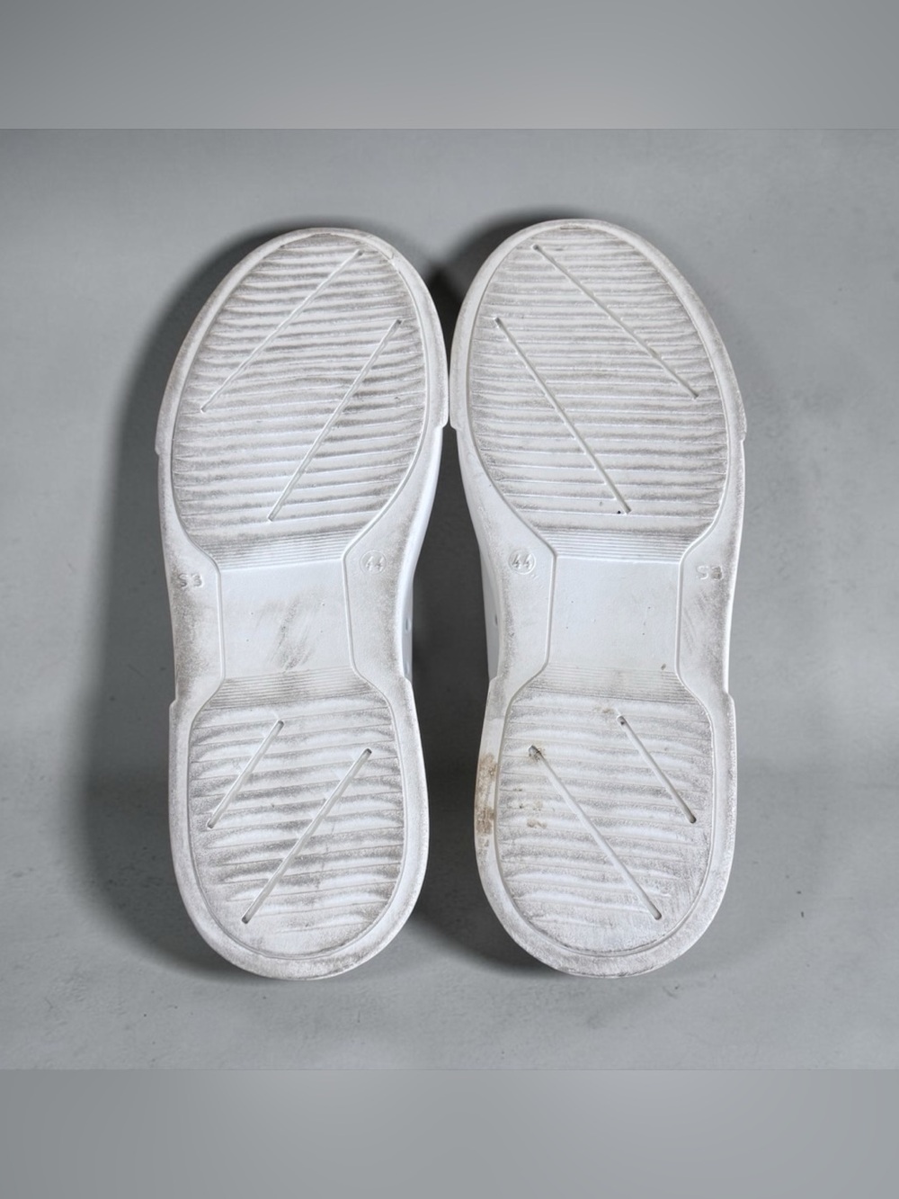 Valentino Garavani Men’s White Leather Low-Top Sneakers with Black Heel Sz 11 44 - Picture 11 of 15